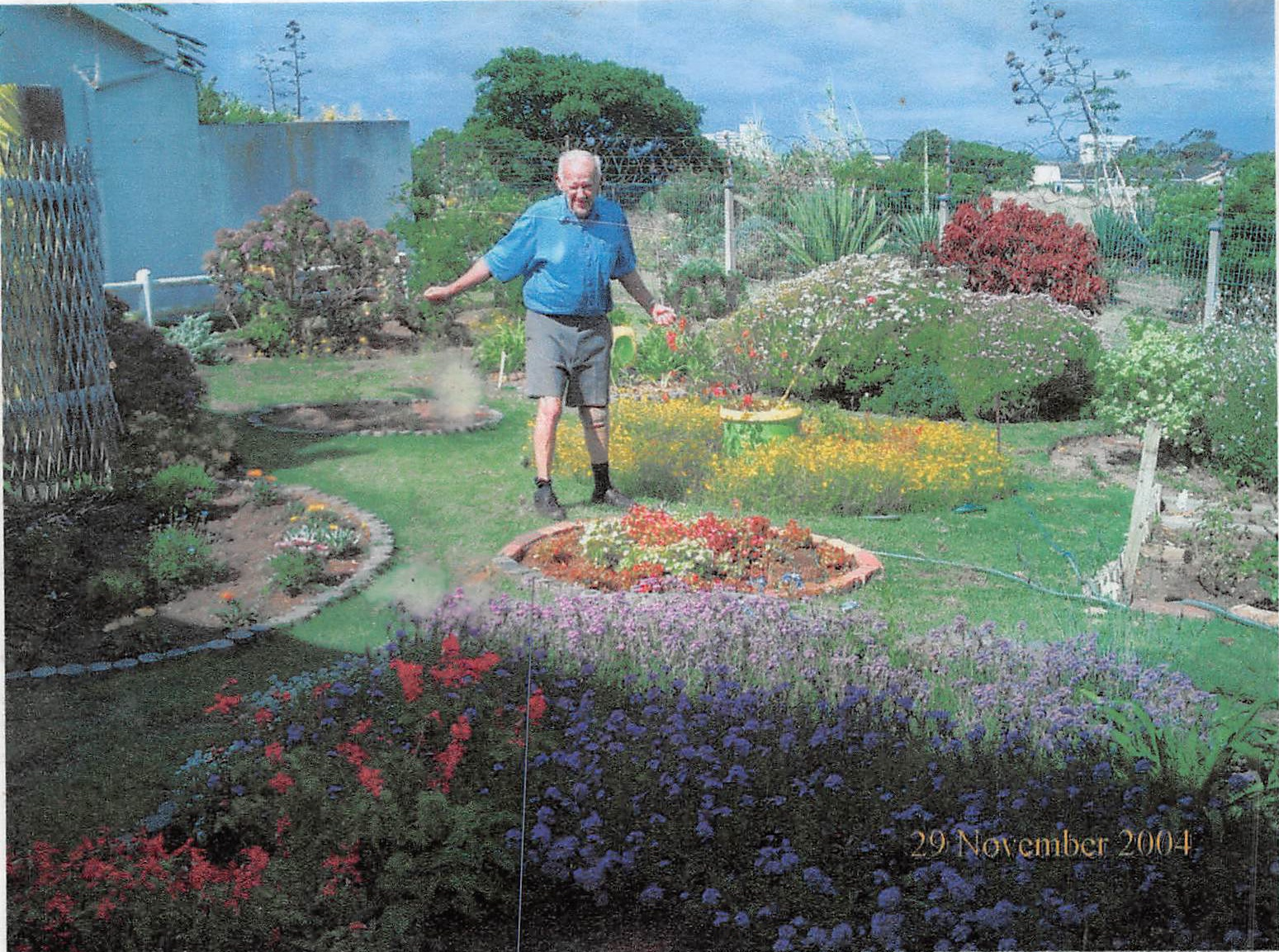 This image has an empty alt attribute; its file name is sollysgarden-e1597255374299.jpg