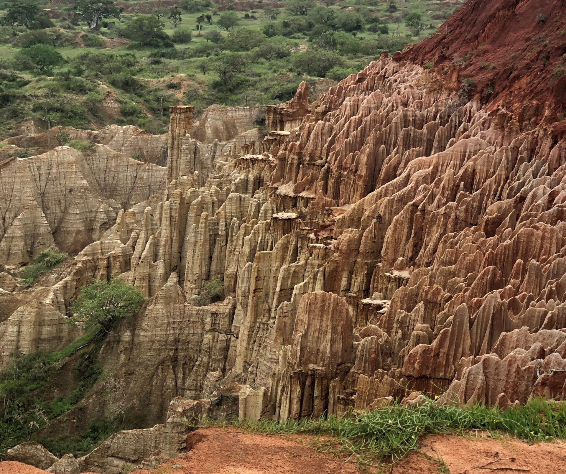 This image has an empty alt attribute; its file name is angolainterestingterrain.jpg